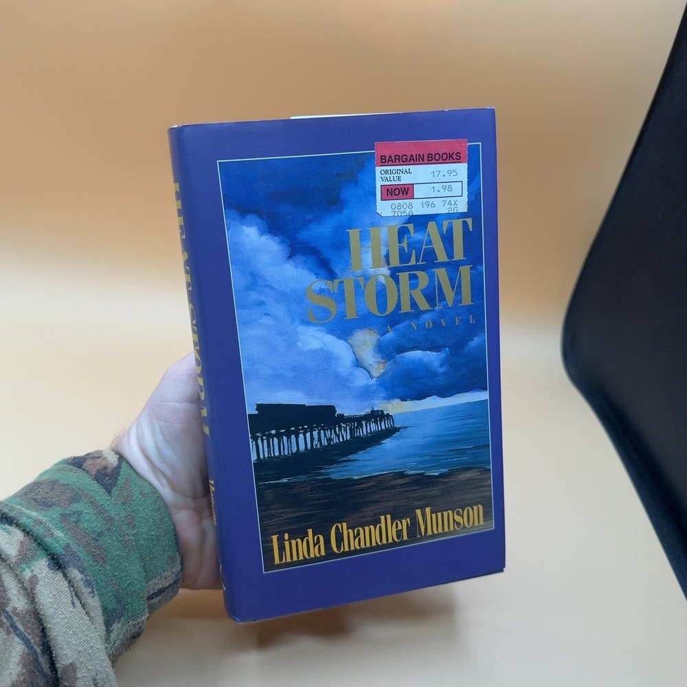 Heat Storm Linda Chandler Munson Hardcover First Edition 1991
